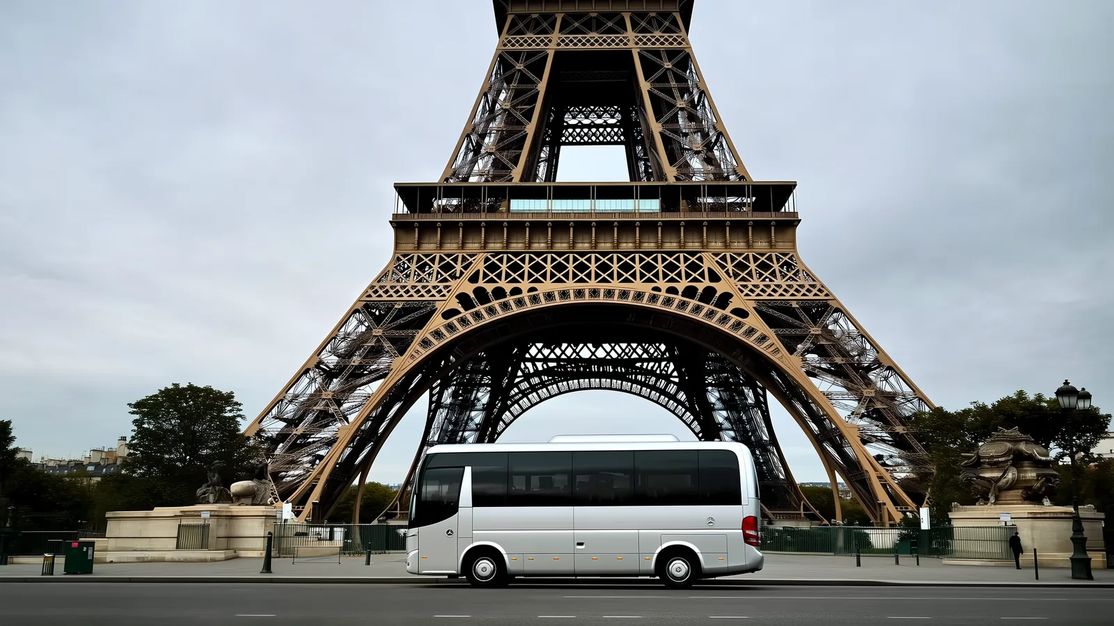 Mercedes Sprinter 19 places — location minibus avec chauffeur LGD Paris, transport de personnes Ile-de-France